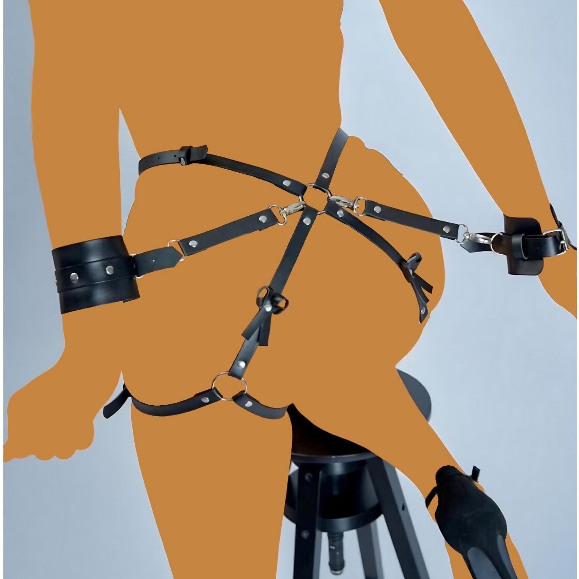 Serenelle™ Wireless Bondage Strap – Leather for Fantasy Roleplay – Bondage & Restraints