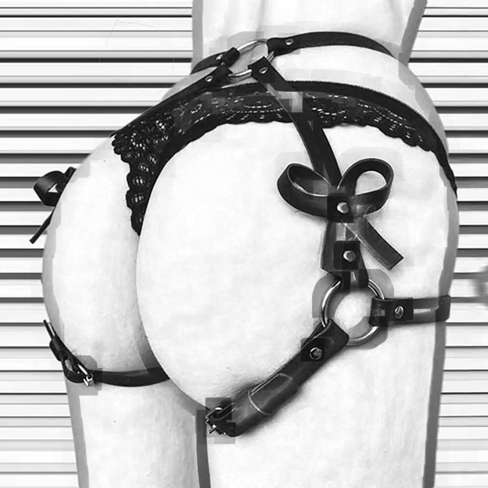 Serenelle™ Wireless Bondage Strap – Leather for Fantasy Roleplay – Bondage & Restraints
